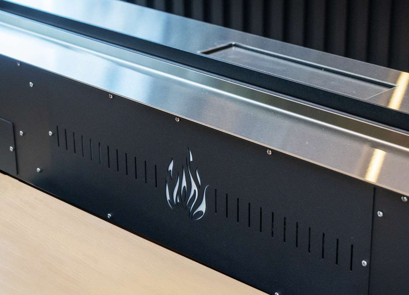 Электроочаг Schönes Feuer 3D FireLine 600 Pro со стальной крышкой